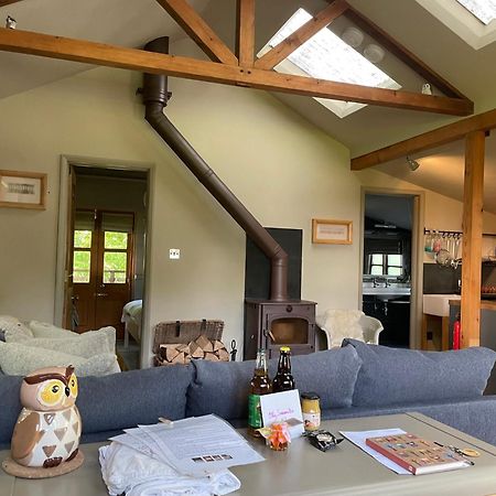 Llandegla Faraway Folliesヴィラ エクステリア 写真