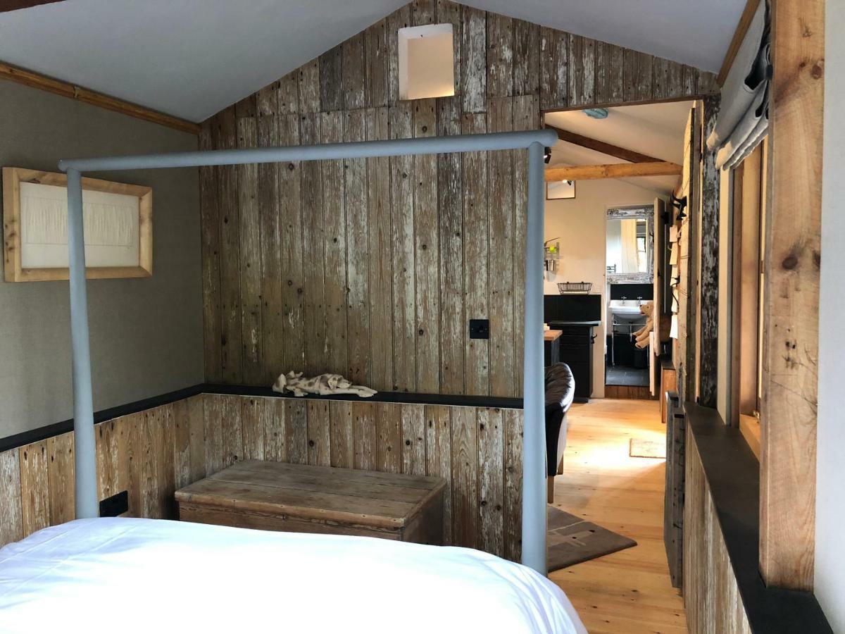 Llandegla Faraway Folliesヴィラ エクステリア 写真
